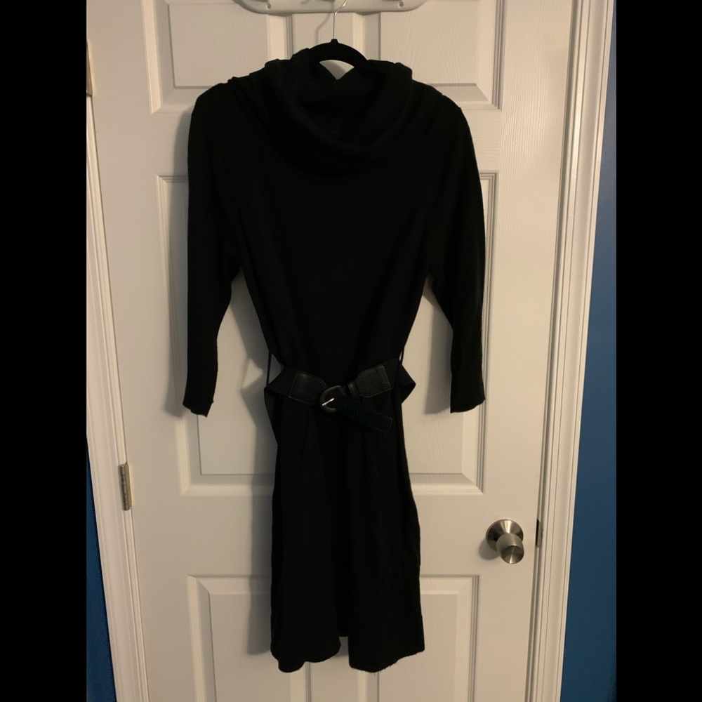 Sweater dress with belt